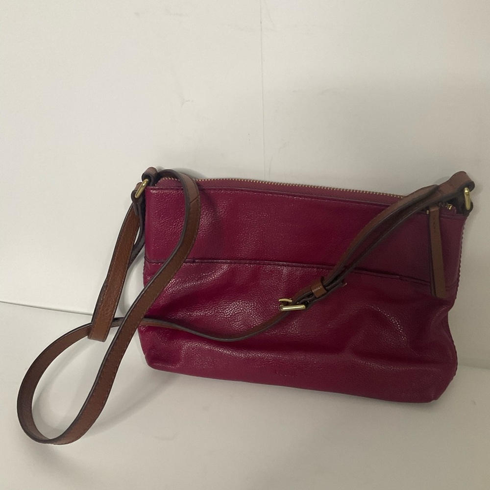 Fossil Fuchsia Leather Multi Pocket Crossbody Bag - Picture 11 of 16